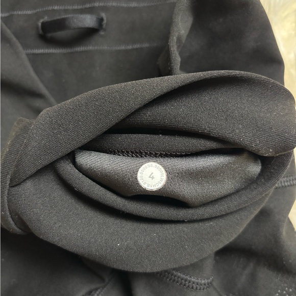 Lululemon Black High Rise Leggings Size 4 | Subtle Pattern | Full Length - Picture 4 of 4